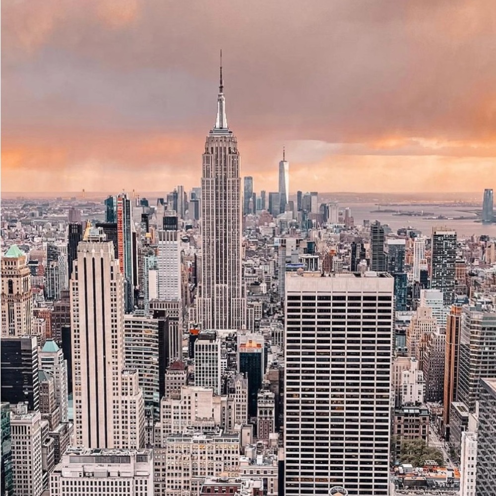 Downsizing my closet. All my items I sell are MINT CONDITION and barely used.